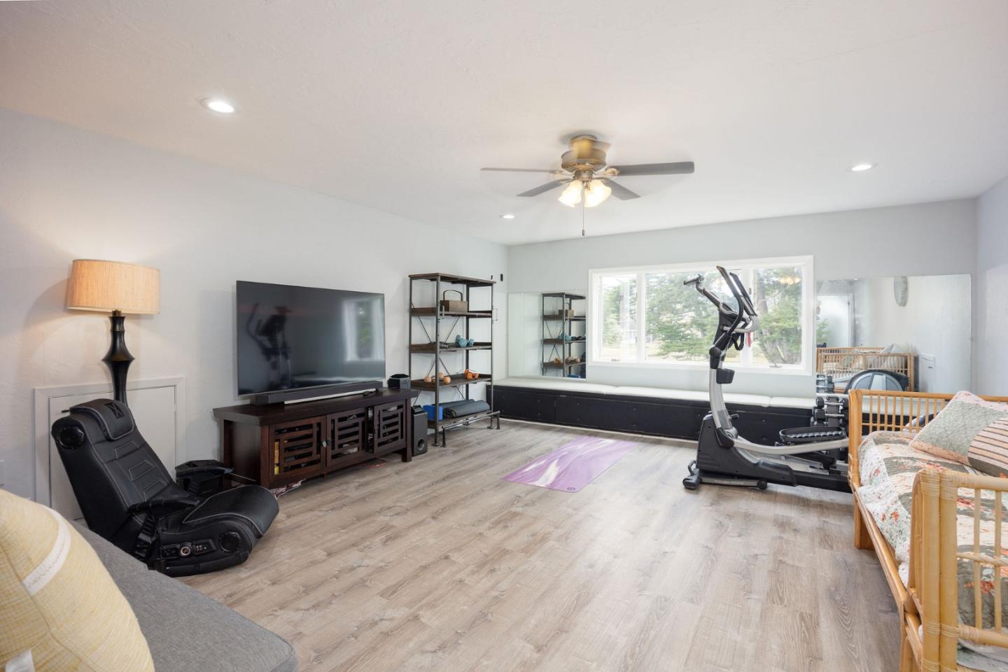 Detail Gallery Image 31 of 46 For 2300 Burning Tree Rd, Half Moon Bay,  CA 94019 - 5 Beds | 4/1 Baths