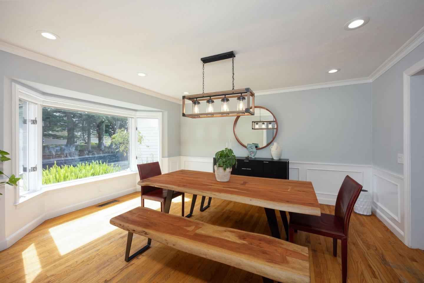 Detail Gallery Image 4 of 46 For 2300 Burning Tree Rd, Half Moon Bay,  CA 94019 - 5 Beds | 4/1 Baths