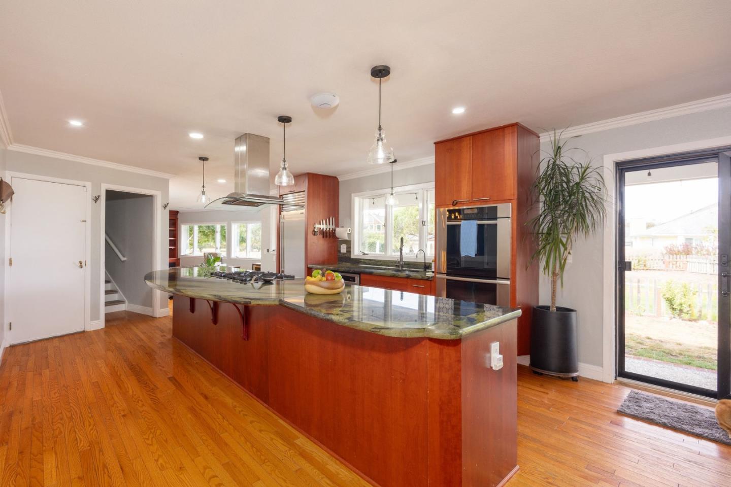 Detail Gallery Image 6 of 46 For 2300 Burning Tree Rd, Half Moon Bay,  CA 94019 - 5 Beds | 4/1 Baths
