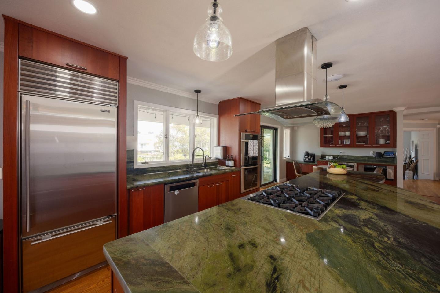 Detail Gallery Image 7 of 46 For 2300 Burning Tree Rd, Half Moon Bay,  CA 94019 - 5 Beds | 4/1 Baths