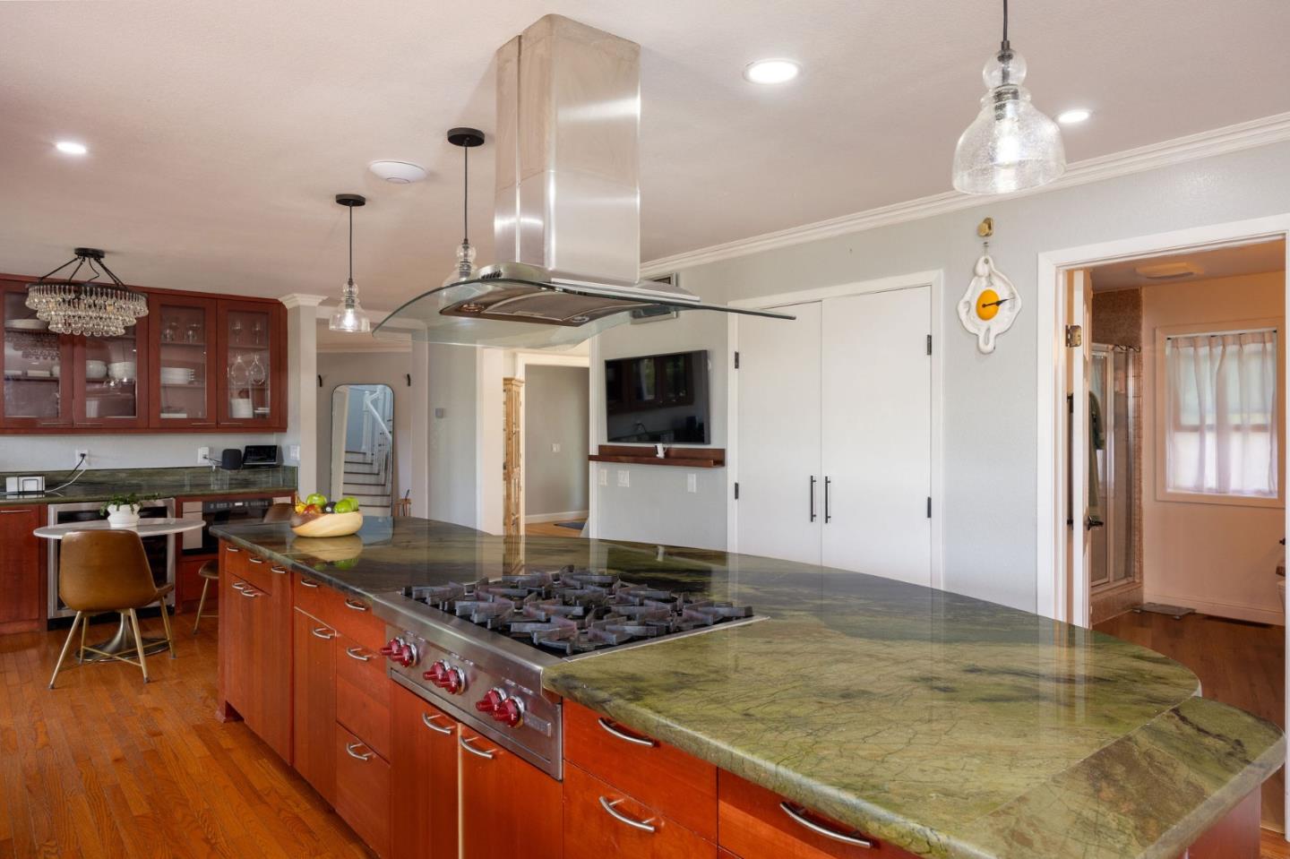 Detail Gallery Image 8 of 46 For 2300 Burning Tree Rd, Half Moon Bay,  CA 94019 - 5 Beds | 4/1 Baths