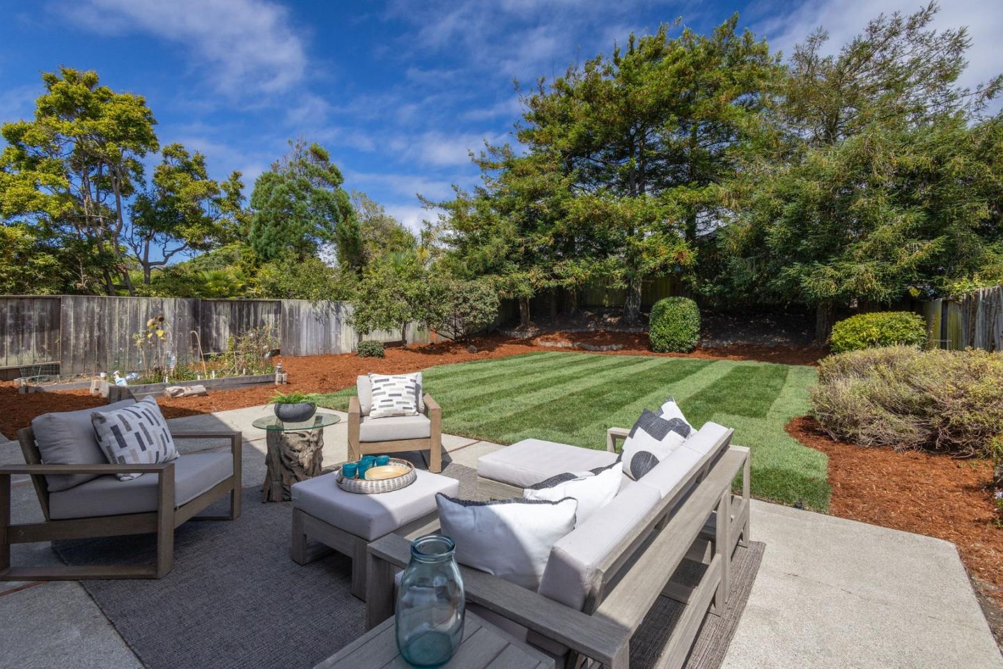 Detail Gallery Image 10 of 35 For 120 Bridgeport Dr, Half Moon Bay,  CA 94019 - 4 Beds | 2 Baths