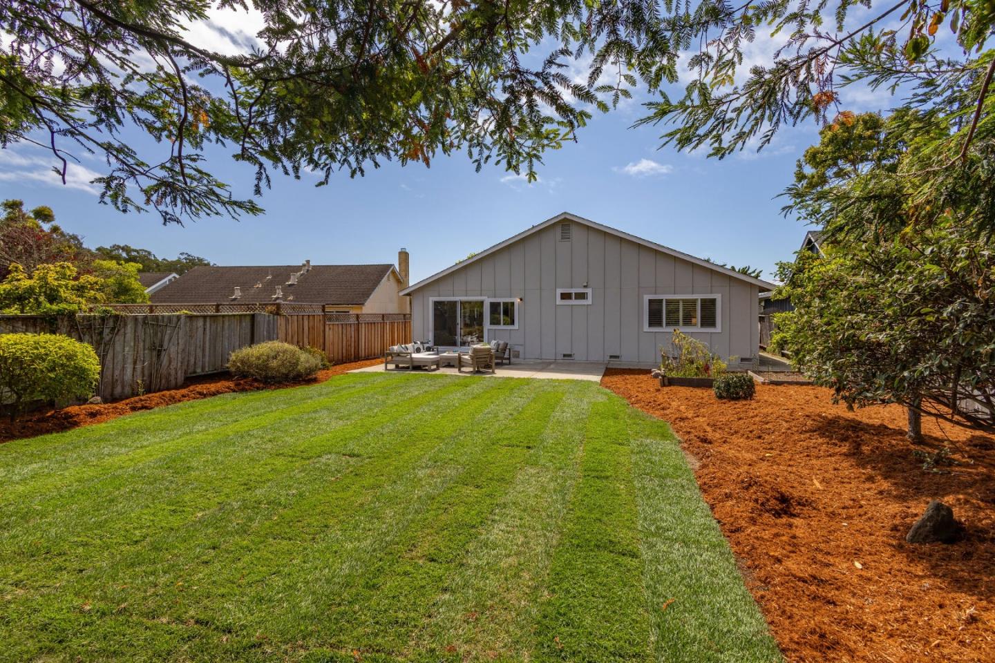 Detail Gallery Image 12 of 35 For 120 Bridgeport Dr, Half Moon Bay,  CA 94019 - 4 Beds | 2 Baths