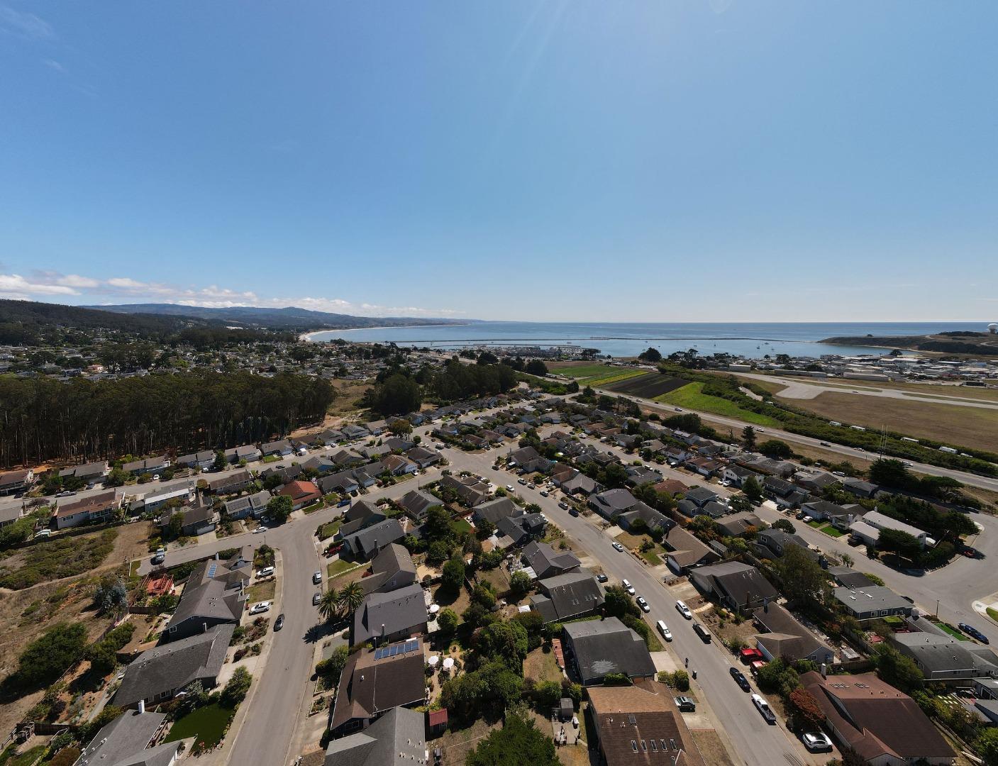 Detail Gallery Image 30 of 35 For 120 Bridgeport Dr, Half Moon Bay,  CA 94019 - 4 Beds | 2 Baths