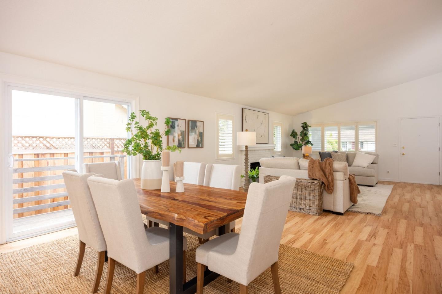 Detail Gallery Image 6 of 35 For 120 Bridgeport Dr, Half Moon Bay,  CA 94019 - 4 Beds | 2 Baths