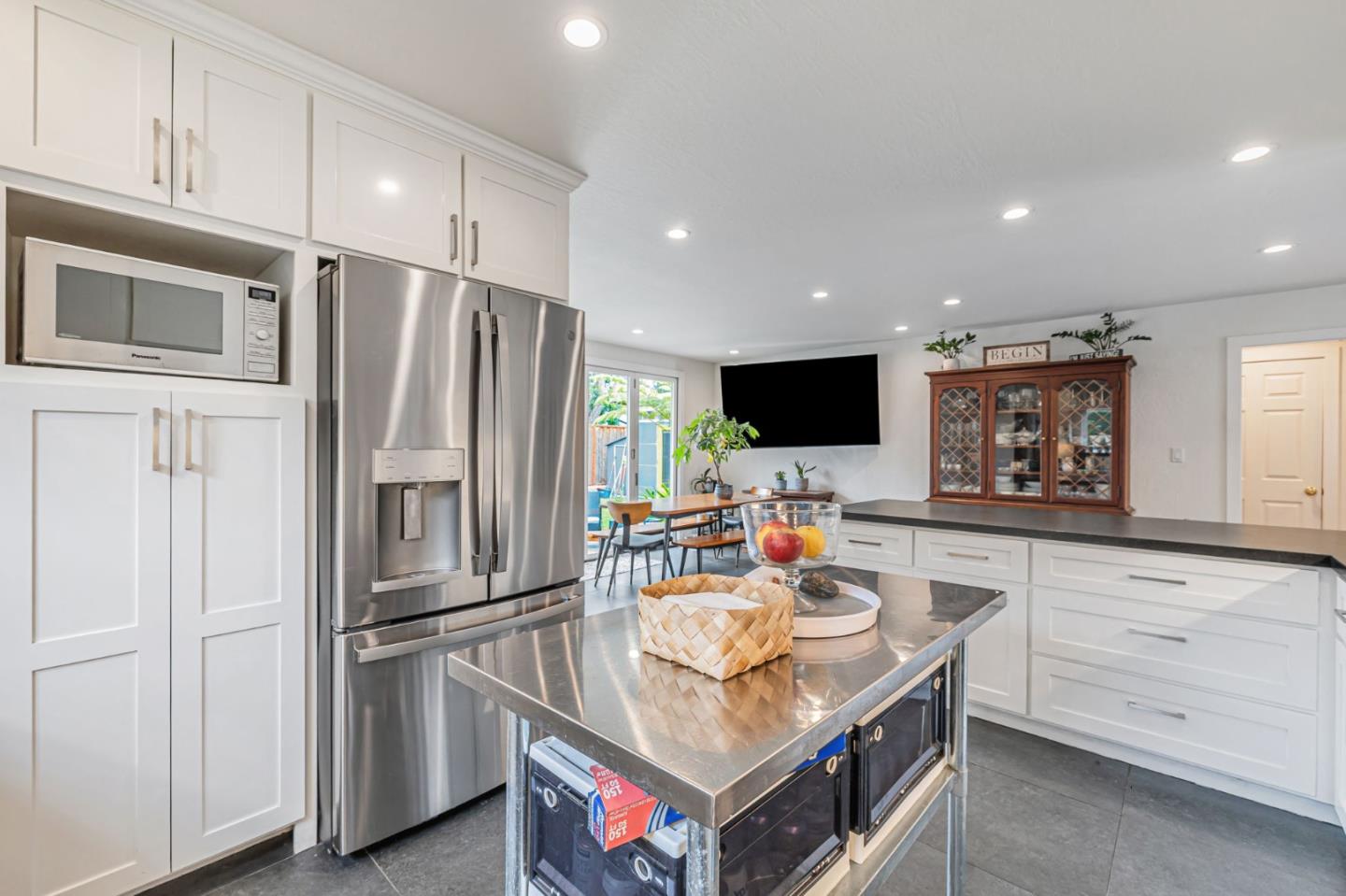 Detail Gallery Image 10 of 41 For 1523 Shaw Dr, San Jose,  CA 95118 - 4 Beds | 2/1 Baths