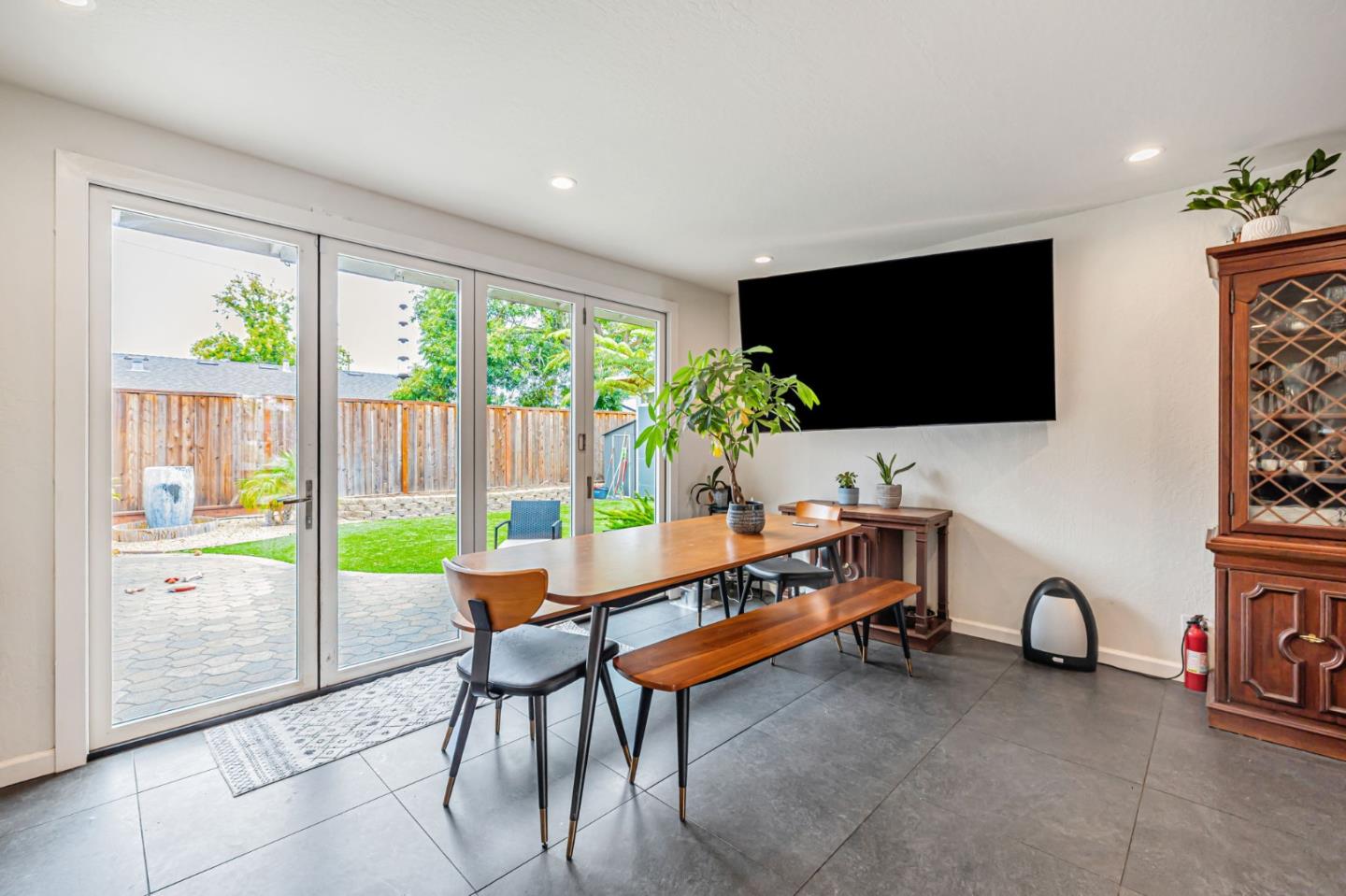 Detail Gallery Image 13 of 41 For 1523 Shaw Dr, San Jose,  CA 95118 - 4 Beds | 2/1 Baths
