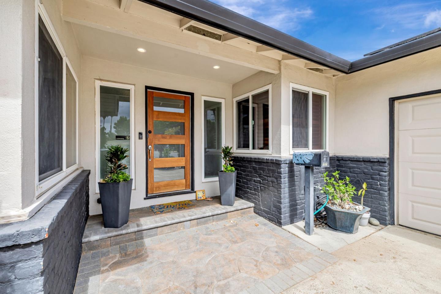 Detail Gallery Image 2 of 41 For 1523 Shaw Dr, San Jose,  CA 95118 - 4 Beds | 2/1 Baths