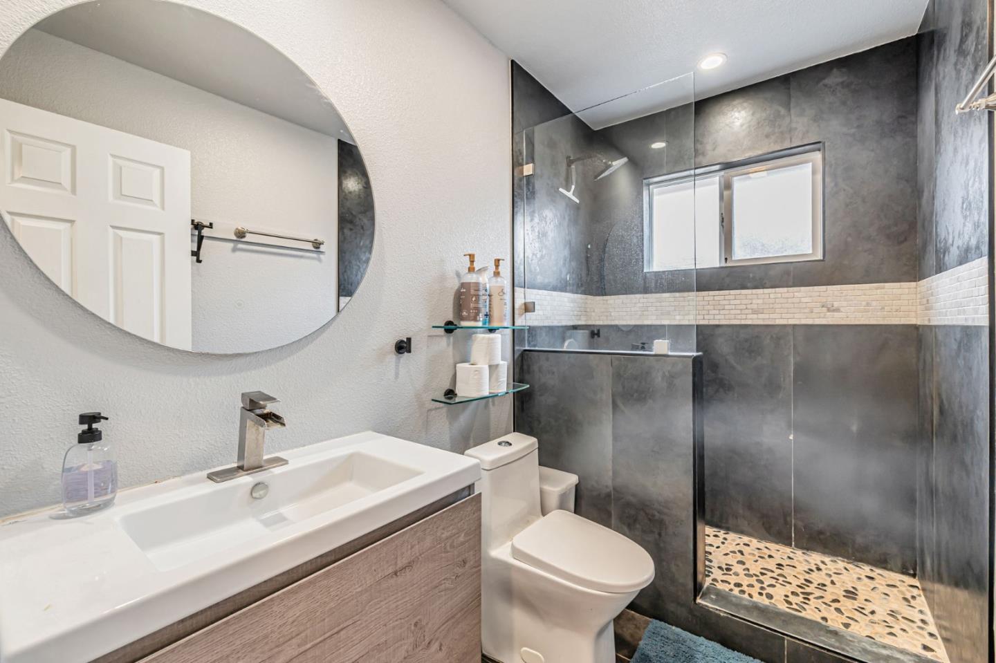 Detail Gallery Image 22 of 41 For 1523 Shaw Dr, San Jose,  CA 95118 - 4 Beds | 2/1 Baths