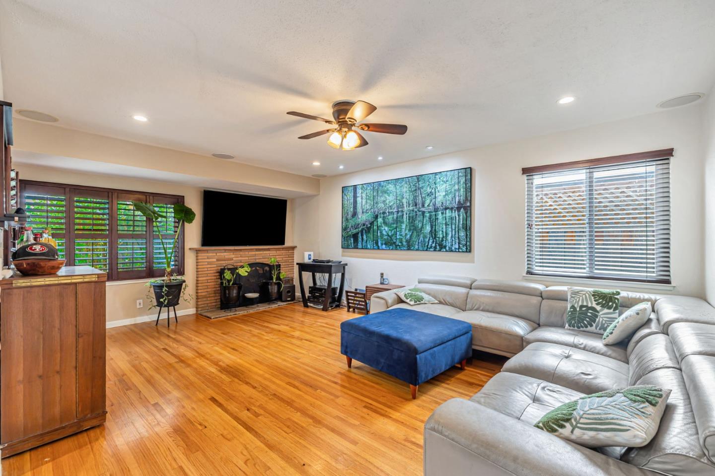 Detail Gallery Image 3 of 41 For 1523 Shaw Dr, San Jose,  CA 95118 - 4 Beds | 2/1 Baths