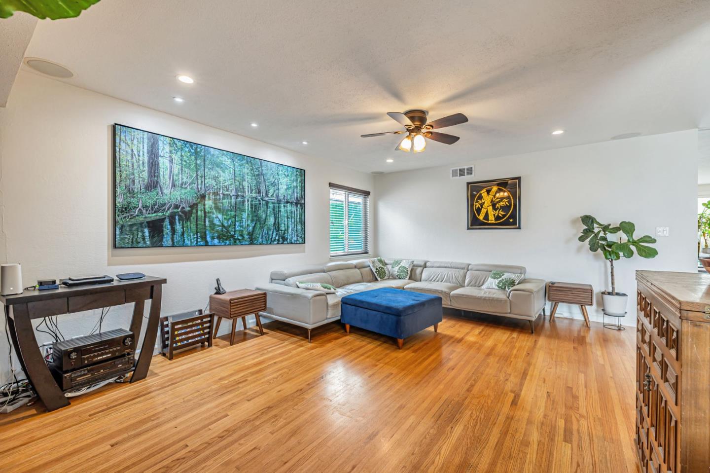 Detail Gallery Image 4 of 41 For 1523 Shaw Dr, San Jose,  CA 95118 - 4 Beds | 2/1 Baths