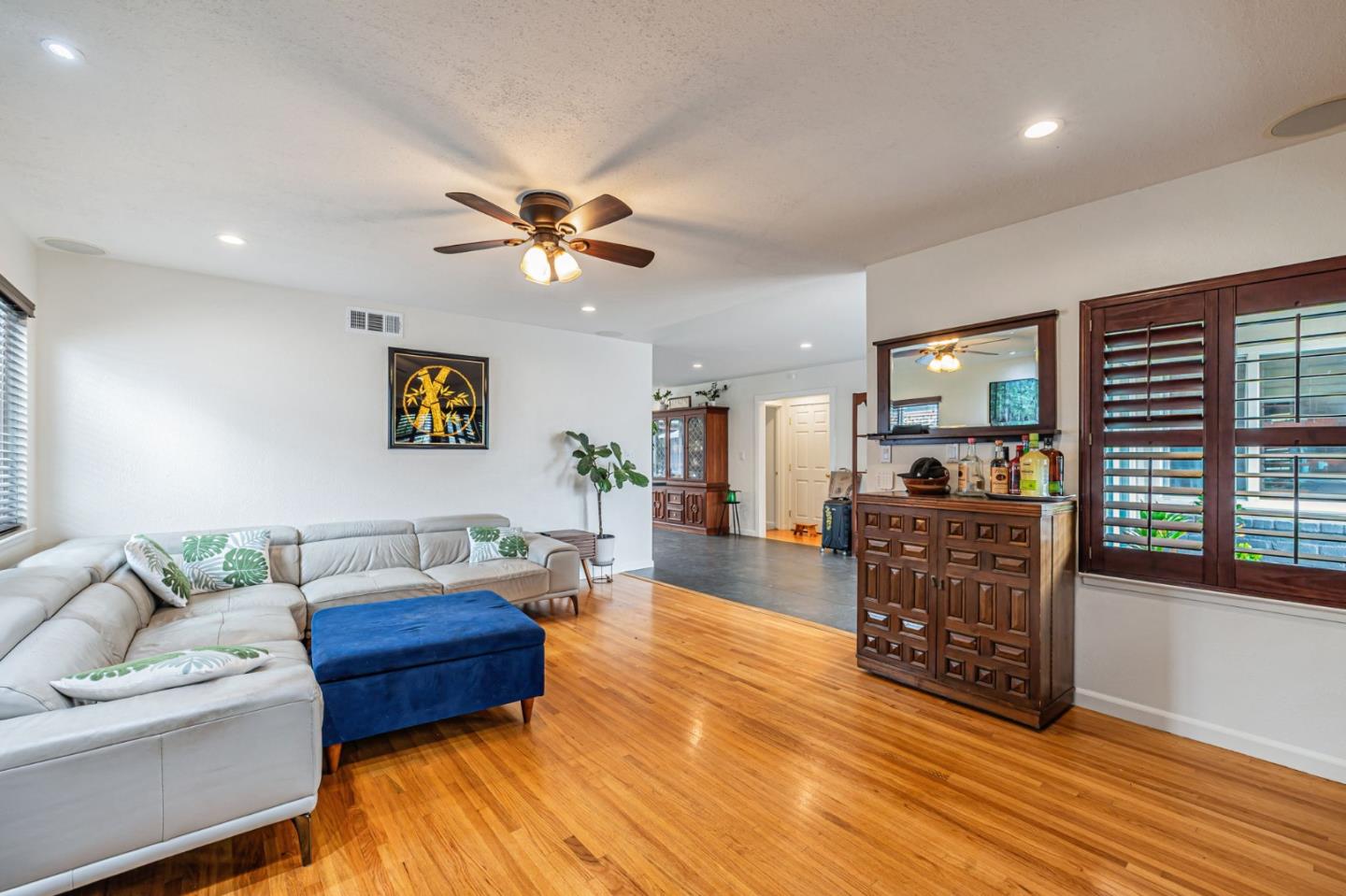 Detail Gallery Image 5 of 41 For 1523 Shaw Dr, San Jose,  CA 95118 - 4 Beds | 2/1 Baths