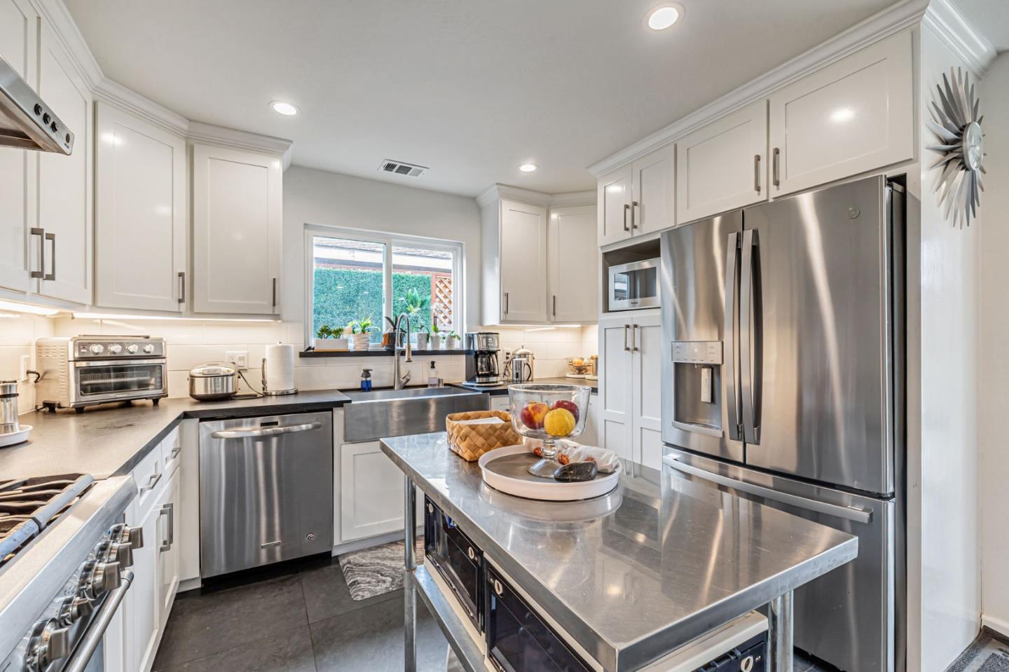 Detail Gallery Image 8 of 41 For 1523 Shaw Dr, San Jose,  CA 95118 - 4 Beds | 2/1 Baths