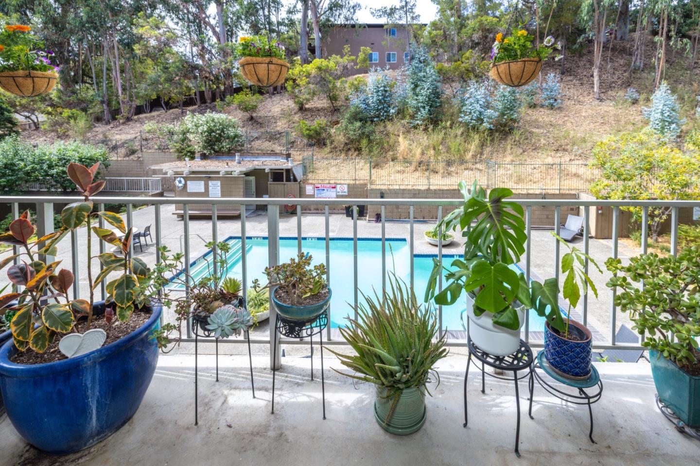 Detail Gallery Image 10 of 34 For 400 Davey Glen Rd #4503,  Belmont,  CA 94002 - 1 Beds | 1 Baths