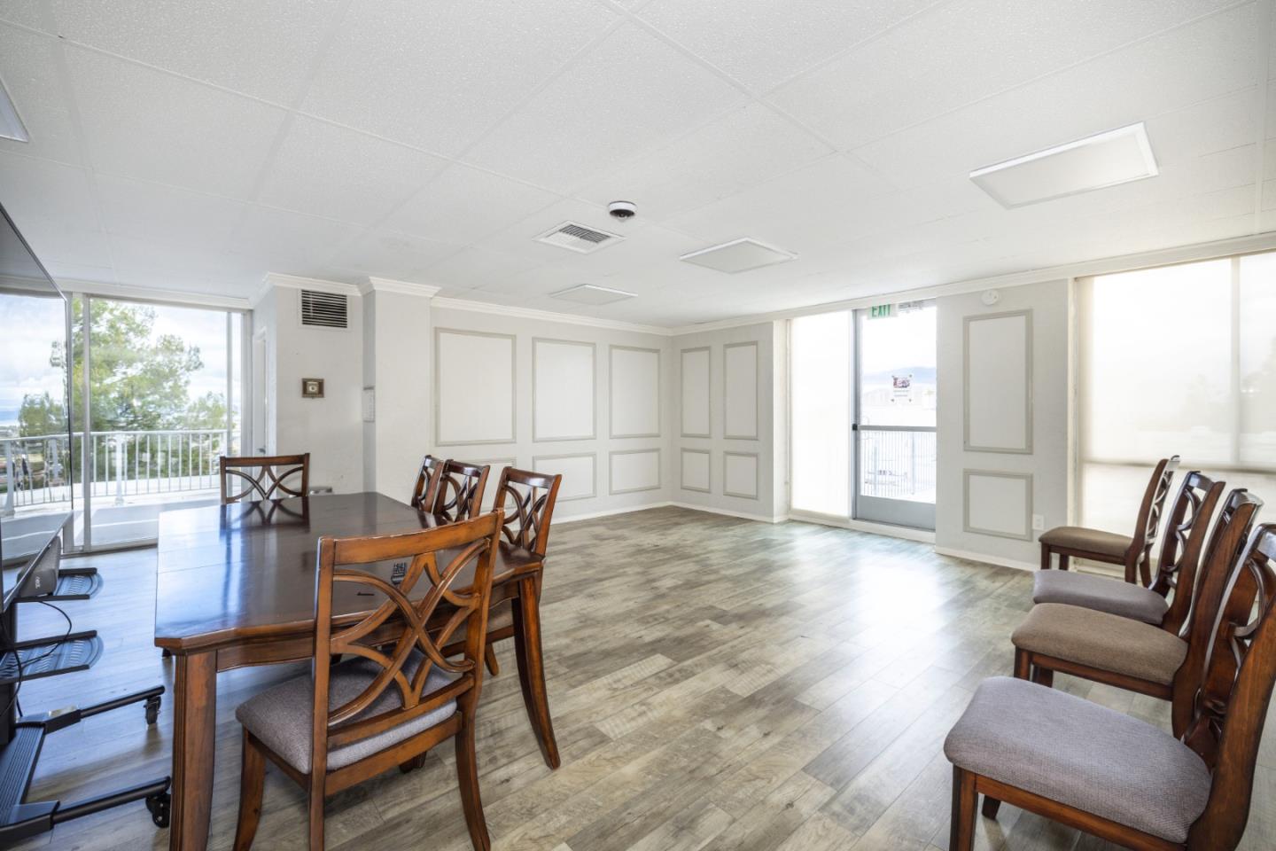 Detail Gallery Image 19 of 34 For 400 Davey Glen Rd #4503,  Belmont,  CA 94002 - 1 Beds | 1 Baths