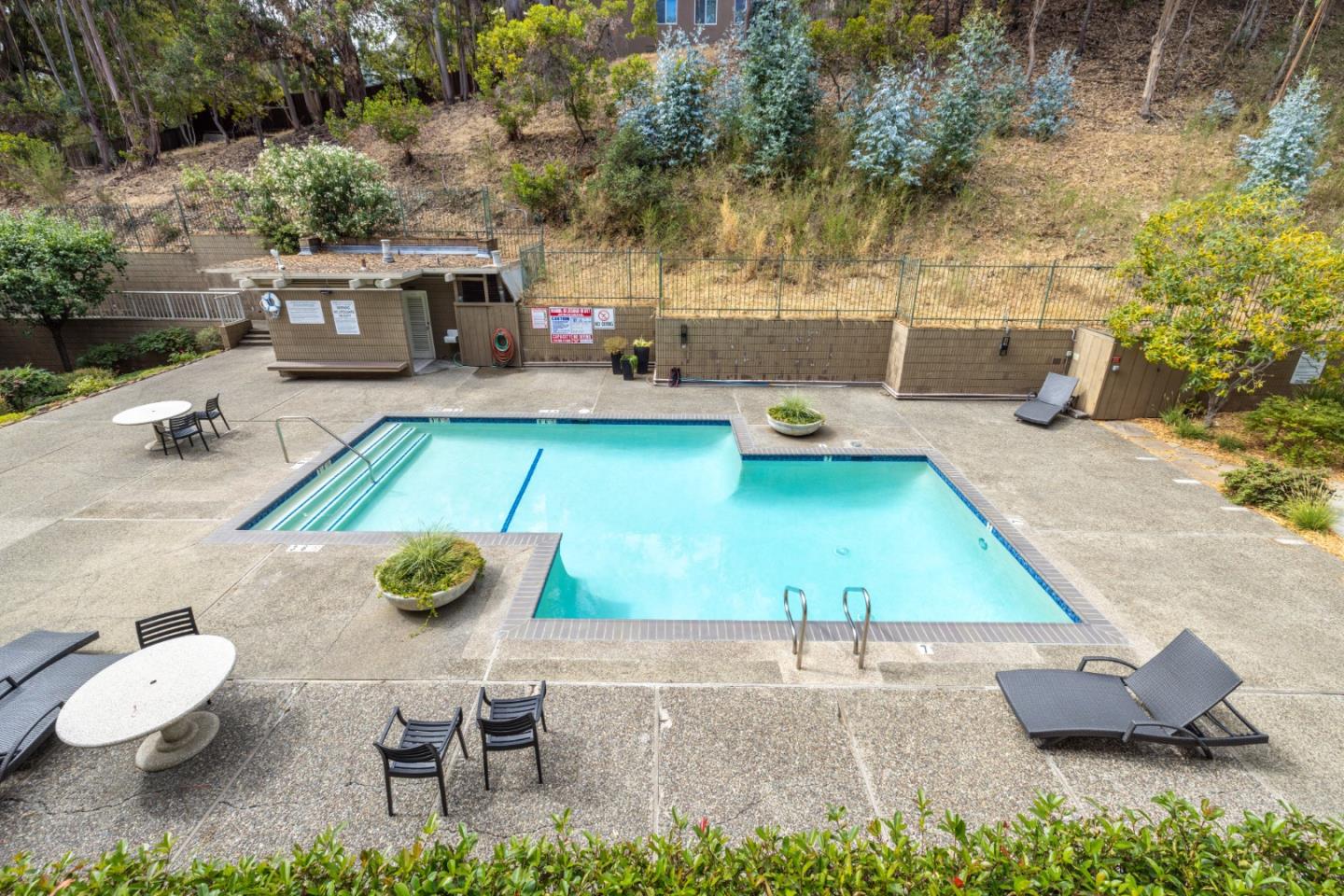 Detail Gallery Image 26 of 34 For 400 Davey Glen Rd #4503,  Belmont,  CA 94002 - 1 Beds | 1 Baths