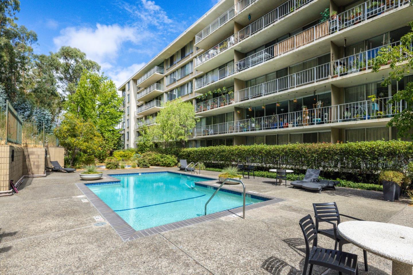 Detail Gallery Image 27 of 34 For 400 Davey Glen Rd #4503,  Belmont,  CA 94002 - 1 Beds | 1 Baths
