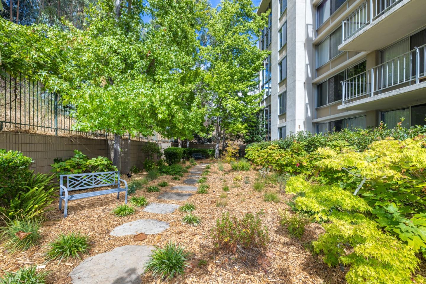 Detail Gallery Image 30 of 34 For 400 Davey Glen Rd #4503,  Belmont,  CA 94002 - 1 Beds | 1 Baths