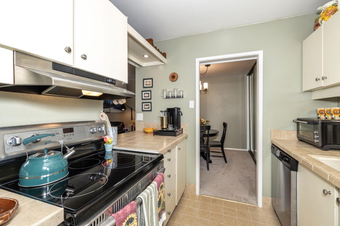 Detail Gallery Image 5 of 34 For 400 Davey Glen Rd #4503,  Belmont,  CA 94002 - 1 Beds | 1 Baths