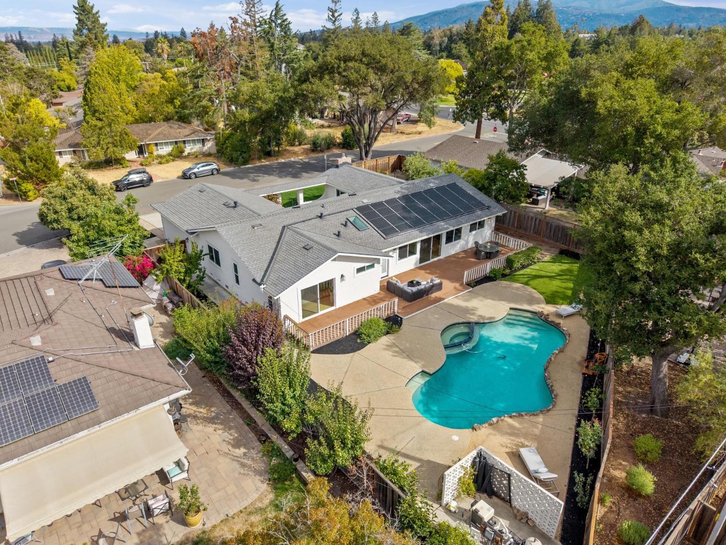 Detail Gallery Image 32 of 33 For 13755 Dolphin Dr, Saratoga,  CA 95070 - 4 Beds | 2 Baths