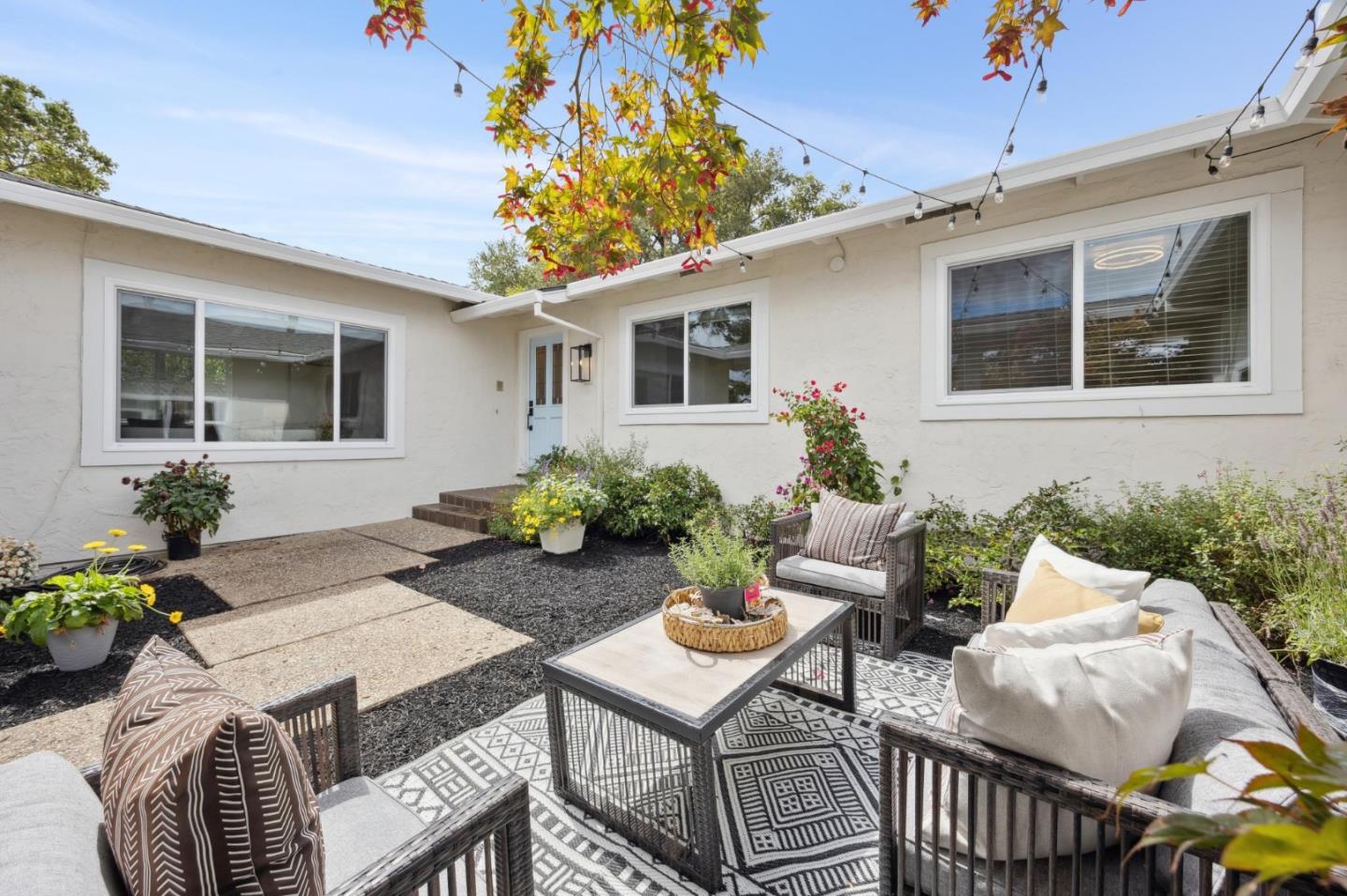 Detail Gallery Image 4 of 33 For 13755 Dolphin Dr, Saratoga,  CA 95070 - 4 Beds | 2 Baths