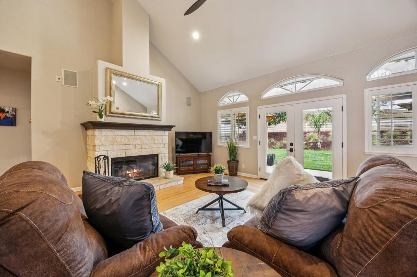 Detail Gallery Image 16 of 63 For 7000 Diablo Hills Rd, Tres Pinos,  CA 95075 - 5 Beds | 3 Baths