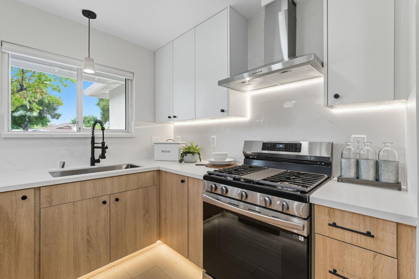 Detail Gallery Image 11 of 31 For 4398 Camden Ave, San Jose,  CA 95124 - 4 Beds | 2 Baths