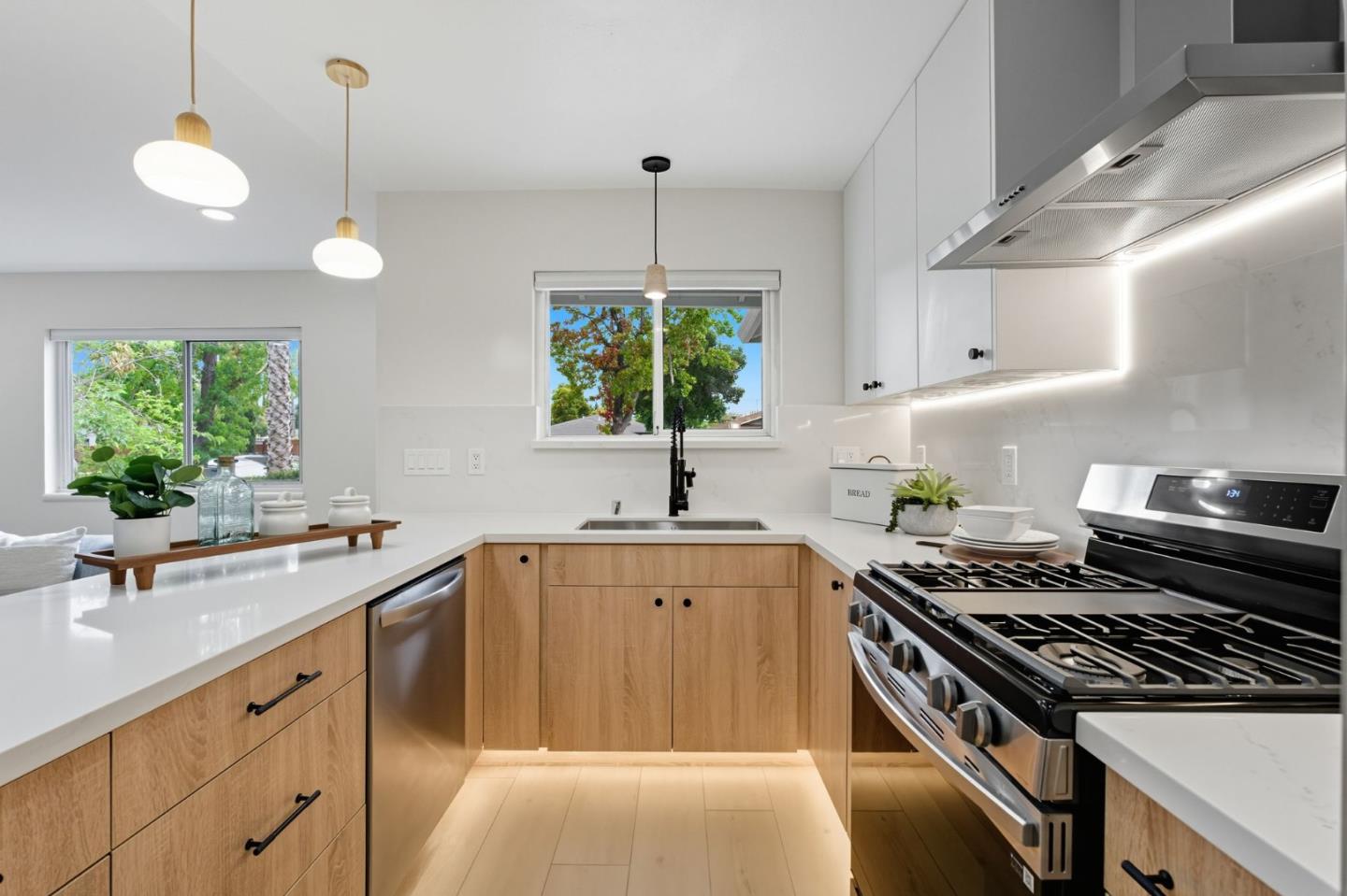 Detail Gallery Image 12 of 31 For 4398 Camden Ave, San Jose,  CA 95124 - 4 Beds | 2 Baths