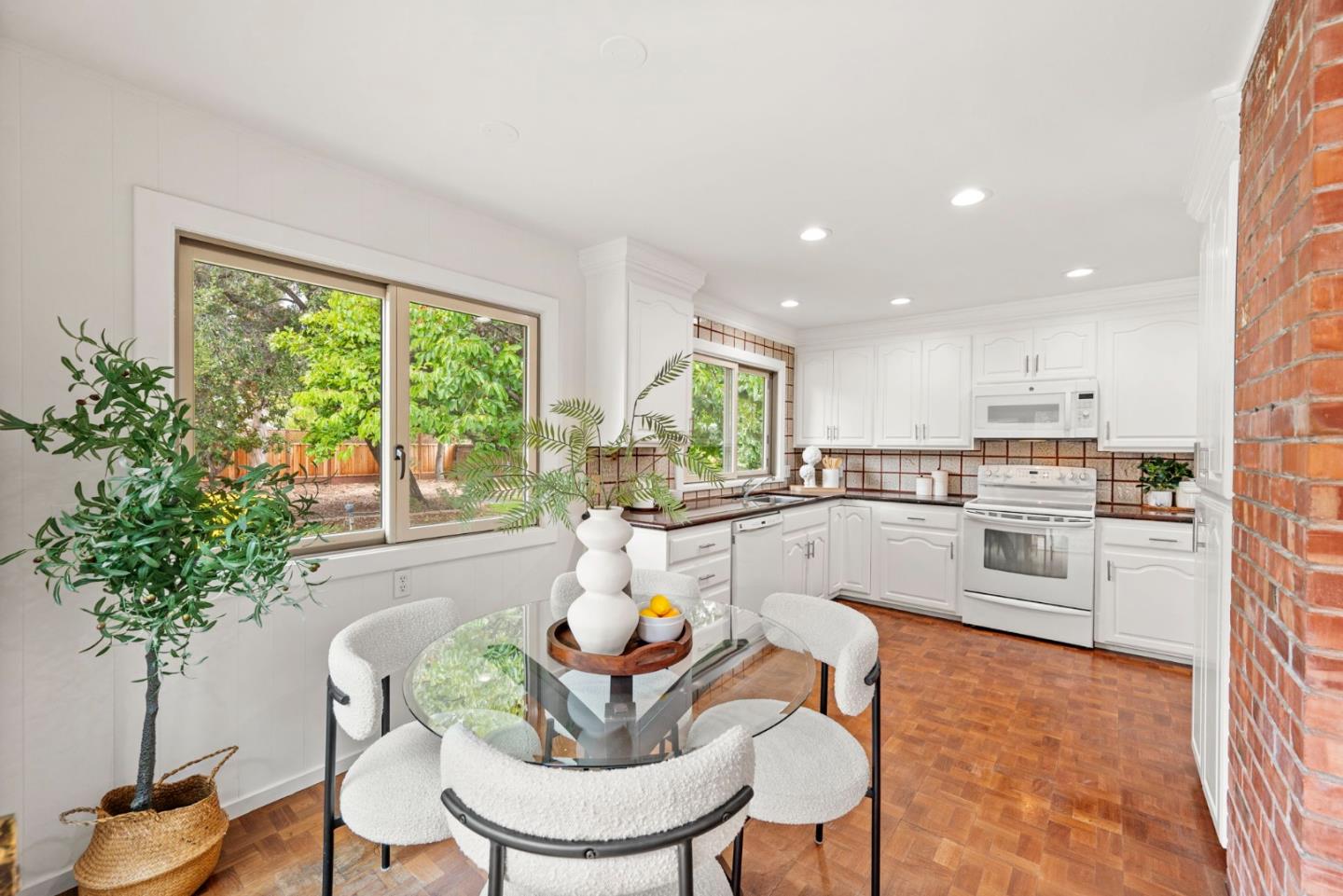 Detail Gallery Image 12 of 45 For 721 Raymundo Ave, Los Altos,  CA 94024 - 3 Beds | 3 Baths