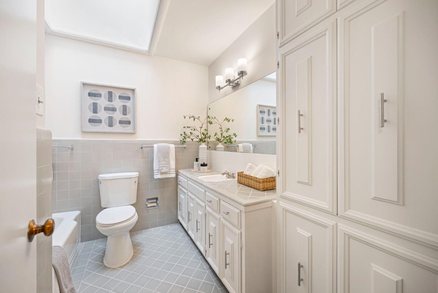 Detail Gallery Image 20 of 45 For 721 Raymundo Ave, Los Altos,  CA 94024 - 3 Beds | 3 Baths