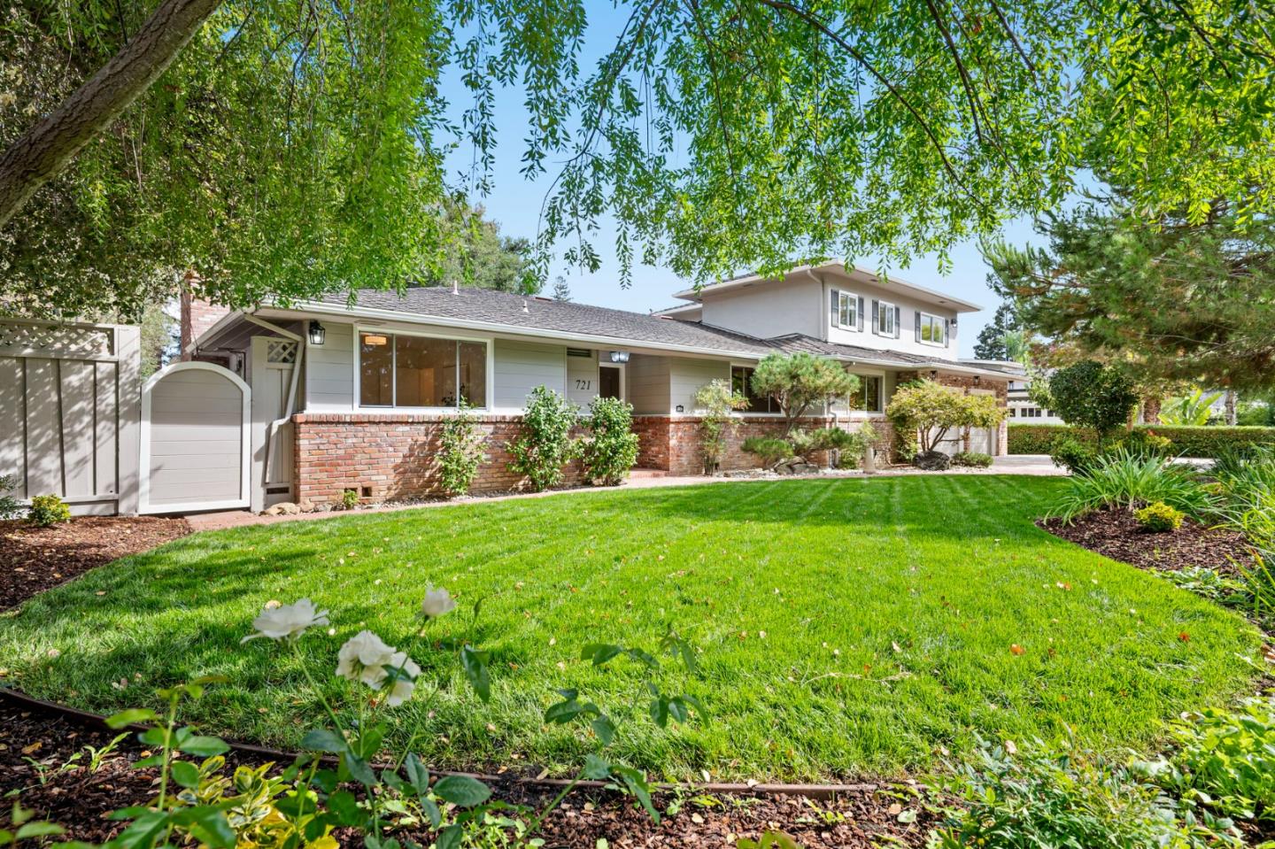 Detail Gallery Image 4 of 45 For 721 Raymundo Ave, Los Altos,  CA 94024 - 3 Beds | 3 Baths