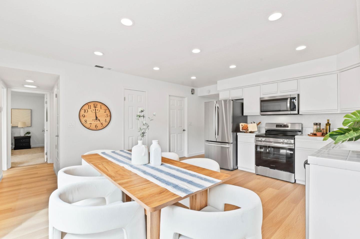 Detail Gallery Image 10 of 23 For 1522 Mckinley Ave, San Jose,  CA 95126 - 2 Beds | 2 Baths