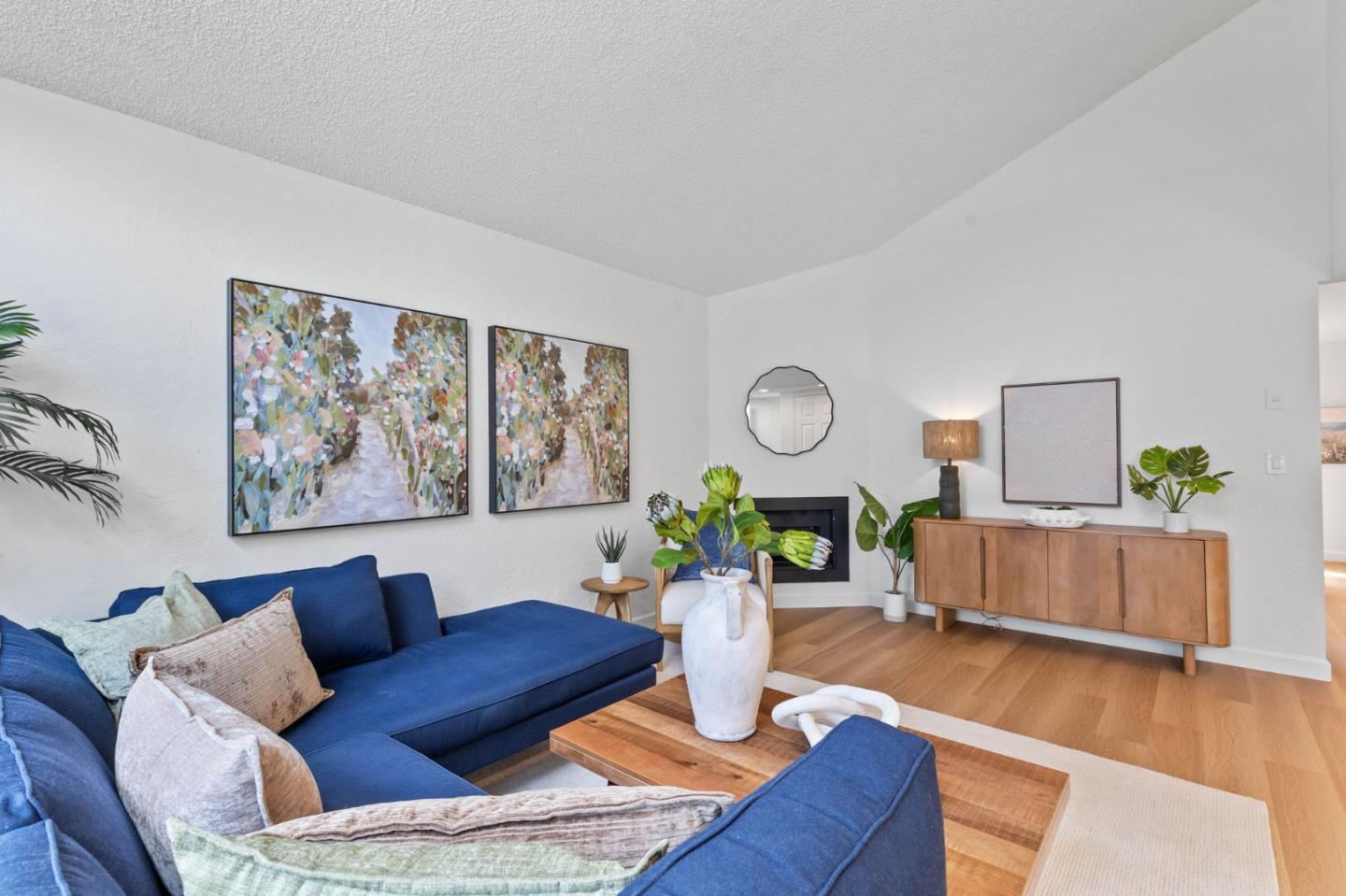 Detail Gallery Image 4 of 23 For 1522 Mckinley Ave, San Jose,  CA 95126 - 2 Beds | 2 Baths