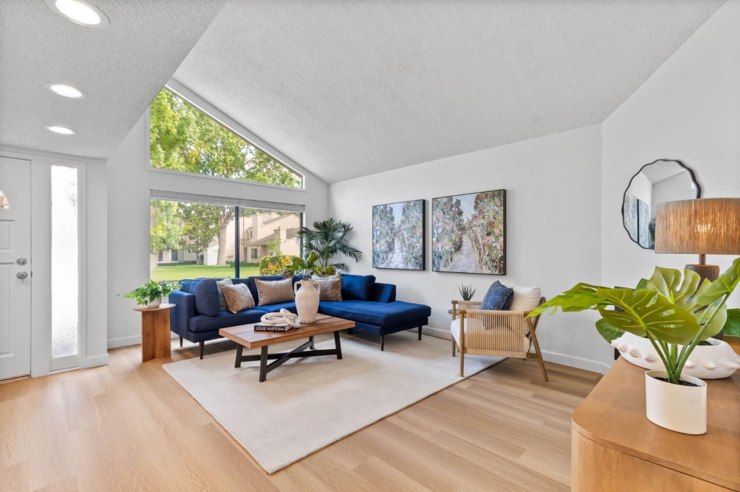 Detail Gallery Image 6 of 23 For 1522 Mckinley Ave, San Jose,  CA 95126 - 2 Beds | 2 Baths