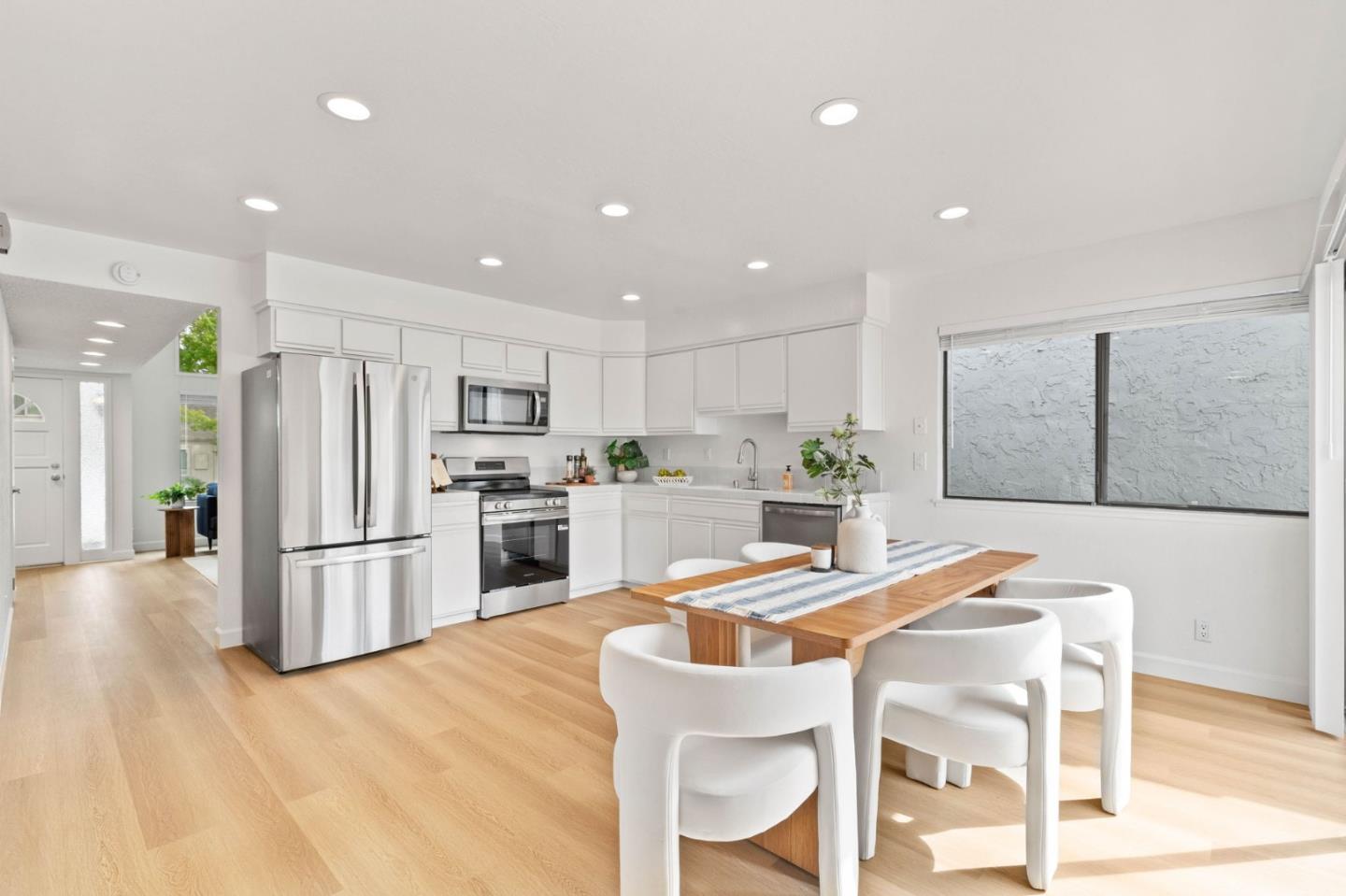 Detail Gallery Image 9 of 23 For 1522 Mckinley Ave, San Jose,  CA 95126 - 2 Beds | 2 Baths