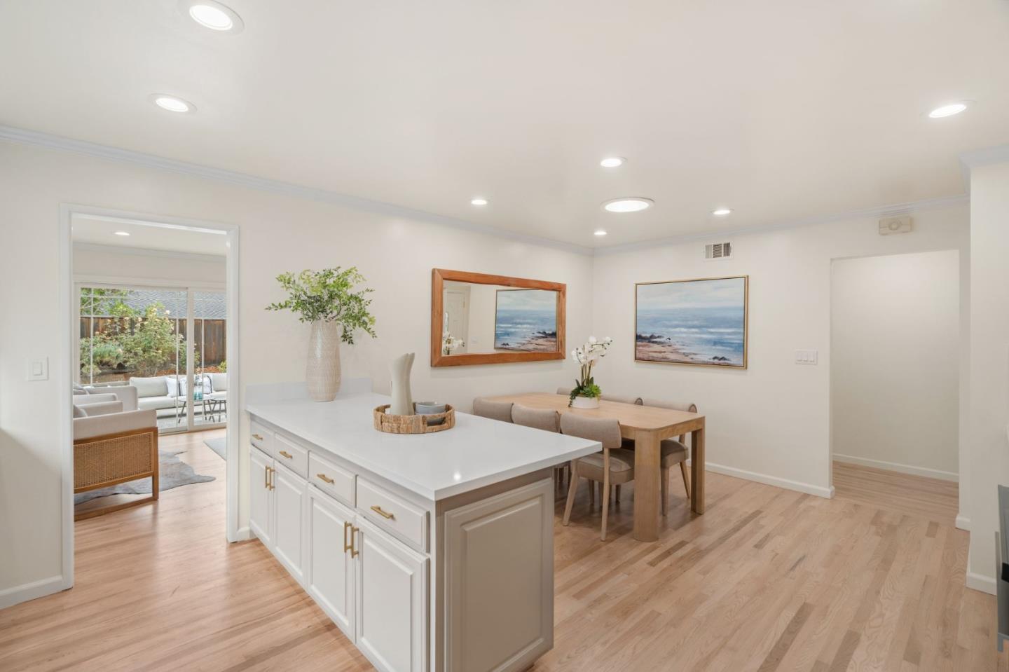 Detail Gallery Image 10 of 36 For 5177 Englewood Dr, San Jose,  CA 95129 - 4 Beds | 2 Baths