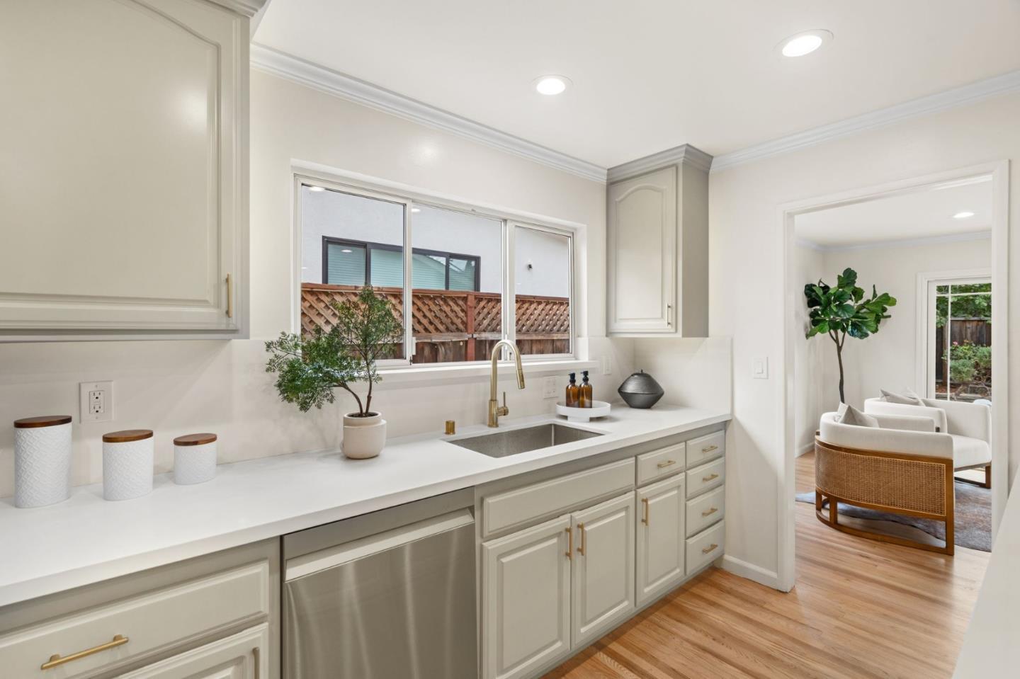 Detail Gallery Image 6 of 36 For 5177 Englewood Dr, San Jose,  CA 95129 - 4 Beds | 2 Baths