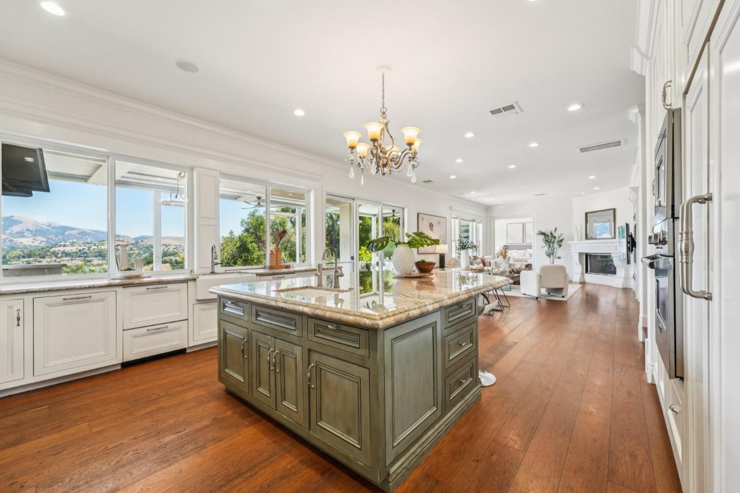 Detail Gallery Image 13 of 94 For 5142 Eastbourne Dr, San Jose,  CA 95138 - 6 Beds | 4/1 Baths