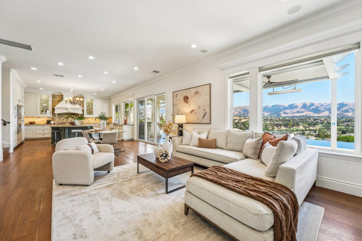 Detail Gallery Image 25 of 94 For 5142 Eastbourne Dr, San Jose,  CA 95138 - 6 Beds | 4/1 Baths
