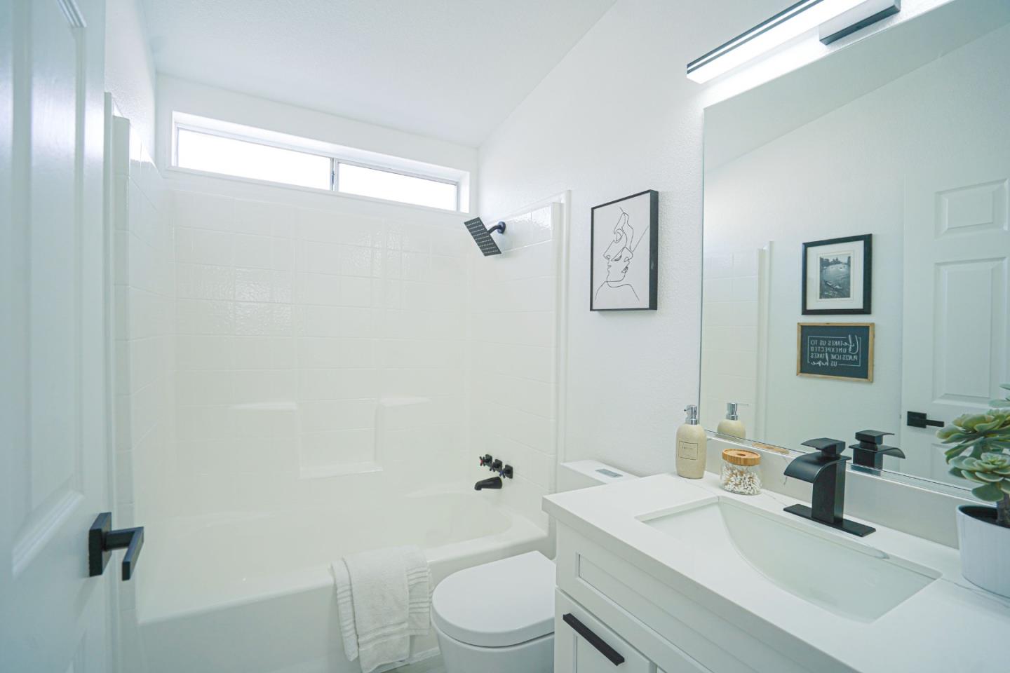 Detail Gallery Image 10 of 44 For 600 E Weddell #59,  Sunnyvale,  CA 94089 - 3 Beds | 2 Baths