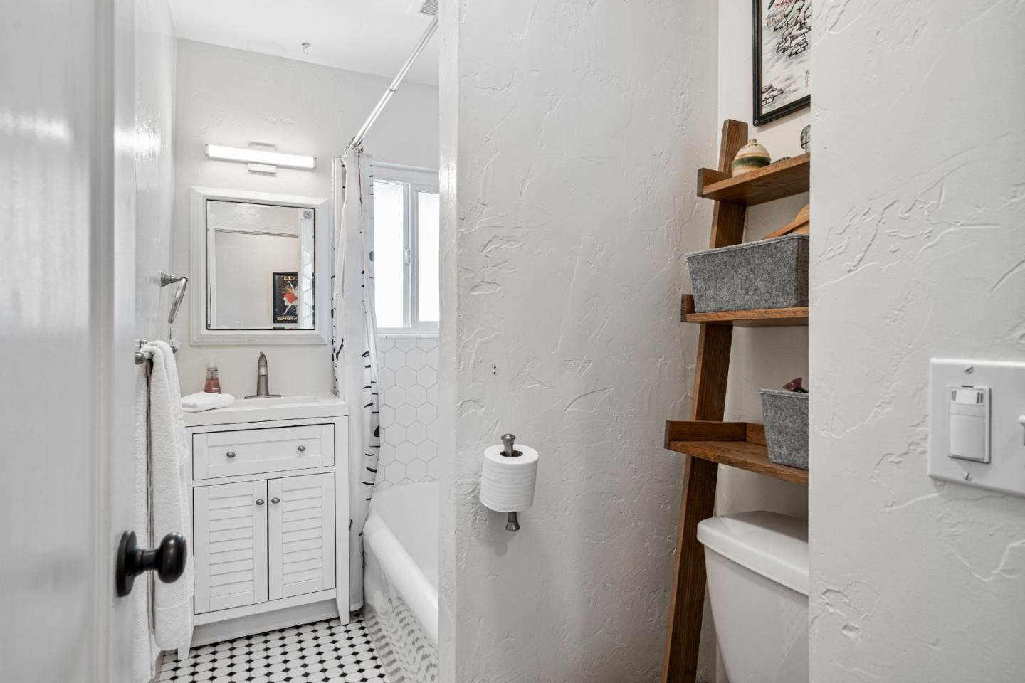Detail Gallery Image 19 of 53 For 29 Buena Vista St, Salinas,  CA 93901 - 2 Beds | 1 Baths