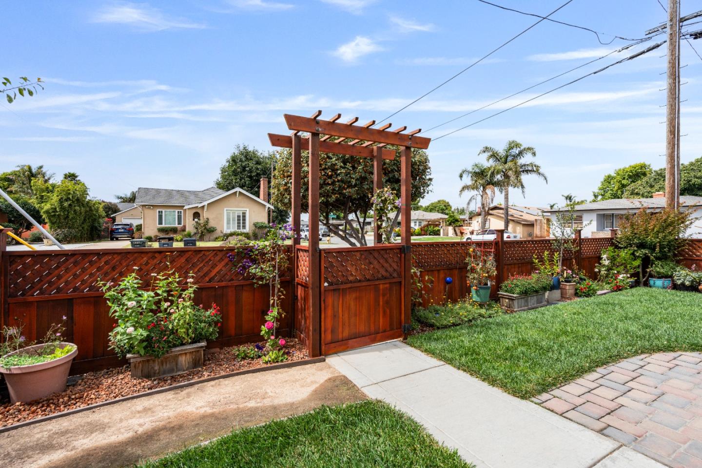 Detail Gallery Image 5 of 53 For 29 Buena Vista St, Salinas,  CA 93901 - 2 Beds | 1 Baths