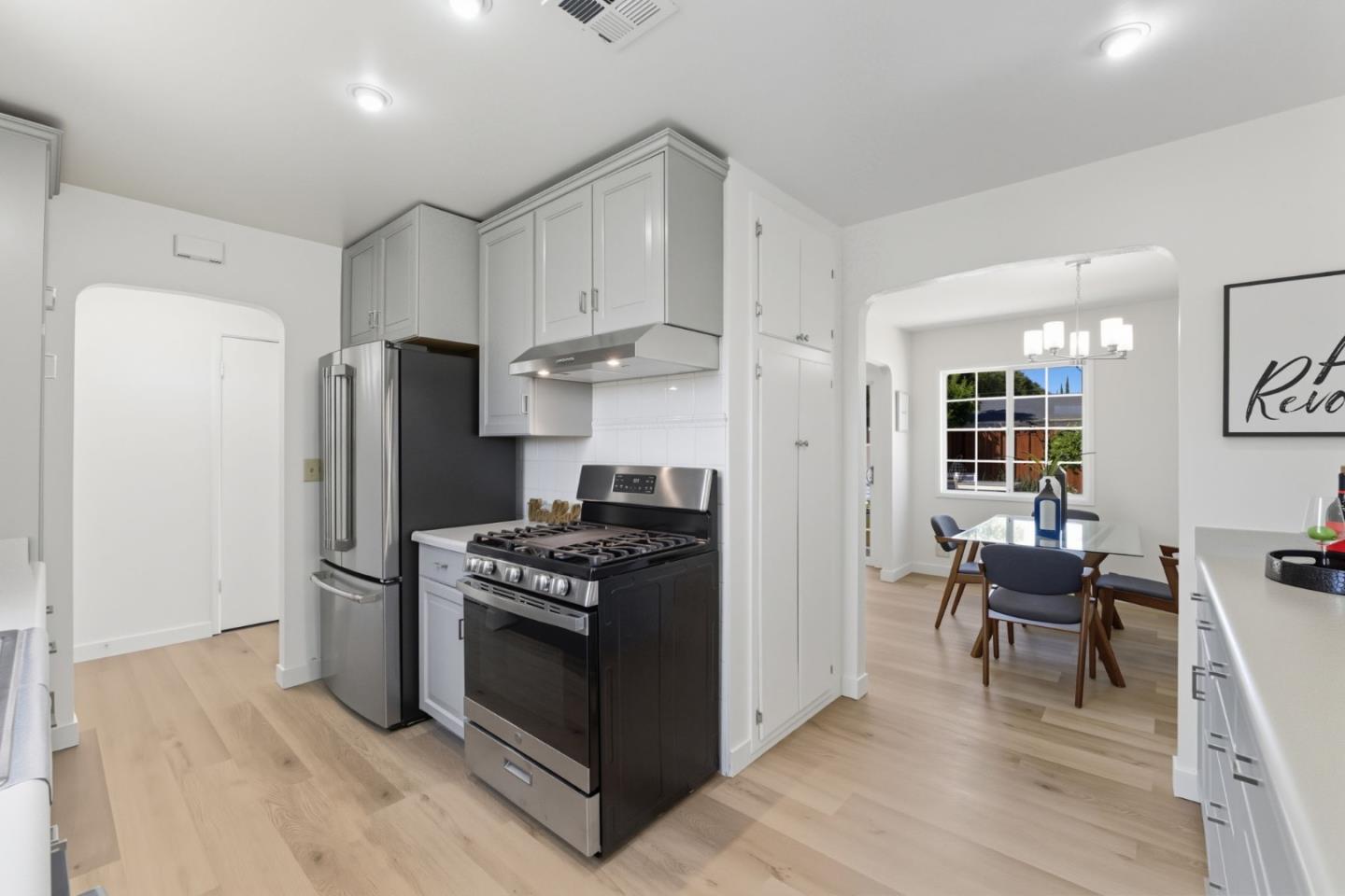 Detail Gallery Image 15 of 51 For 527 Salmon Dr, San Jose,  CA 95111 - 3 Beds | 2 Baths