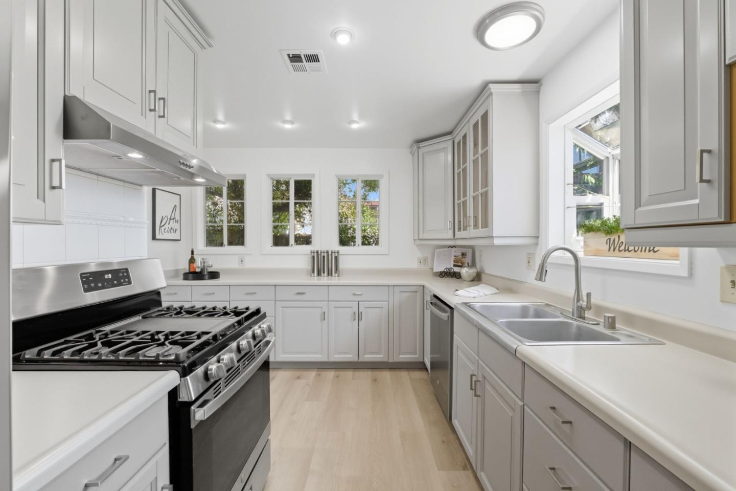 Detail Gallery Image 19 of 51 For 527 Salmon Dr, San Jose,  CA 95111 - 3 Beds | 2 Baths