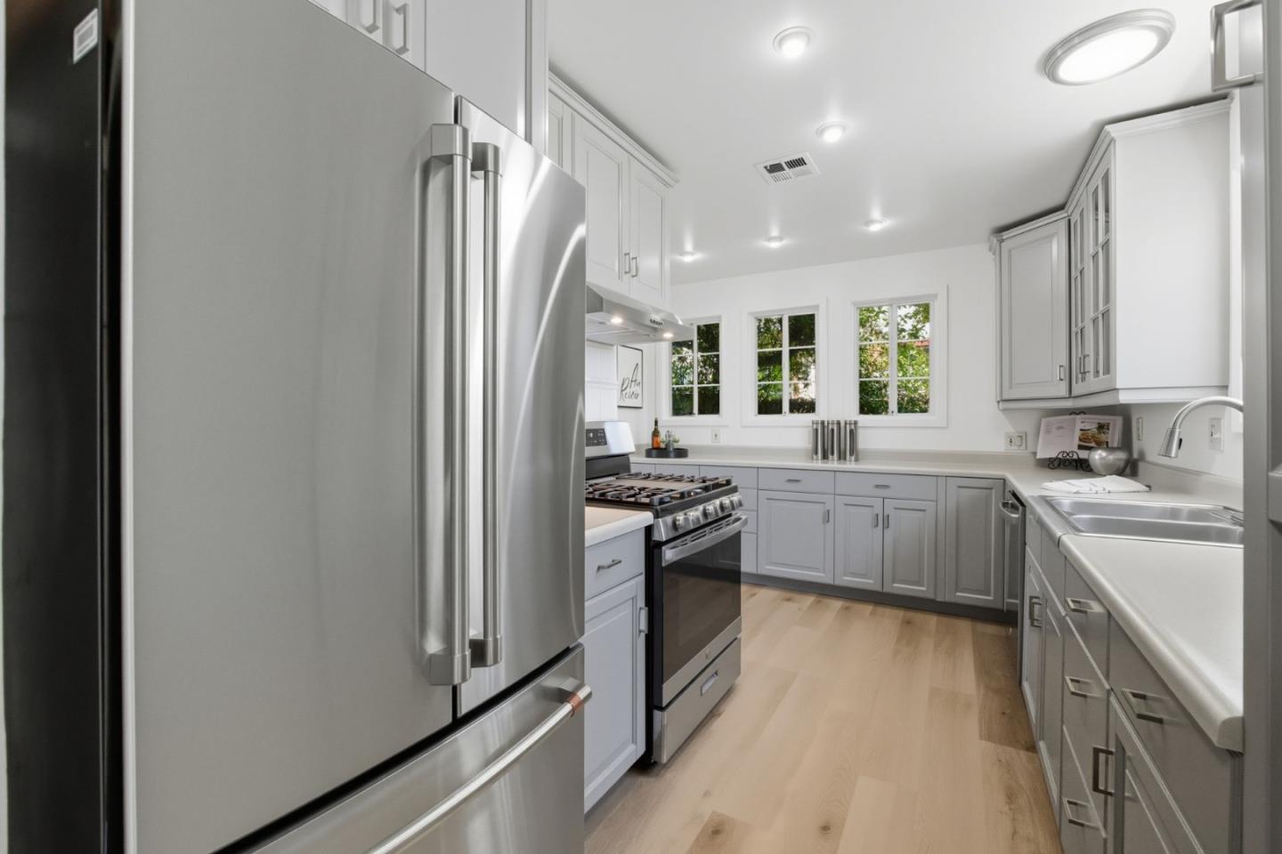 Detail Gallery Image 22 of 51 For 527 Salmon Dr, San Jose,  CA 95111 - 3 Beds | 2 Baths