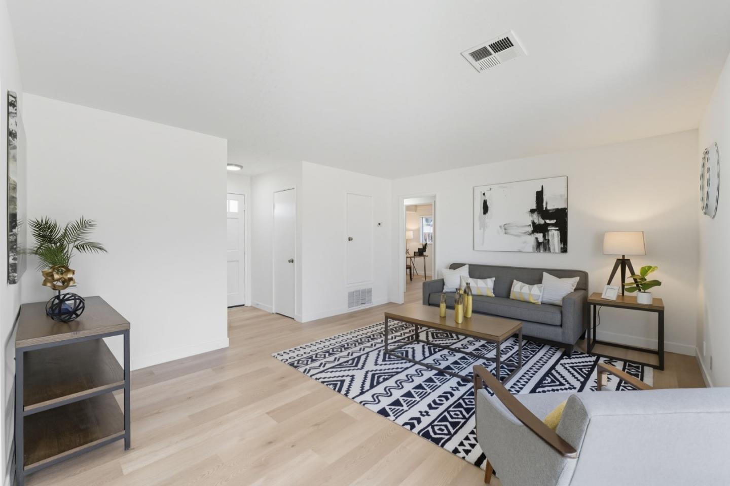 Detail Gallery Image 6 of 51 For 527 Salmon Dr, San Jose,  CA 95111 - 3 Beds | 2 Baths