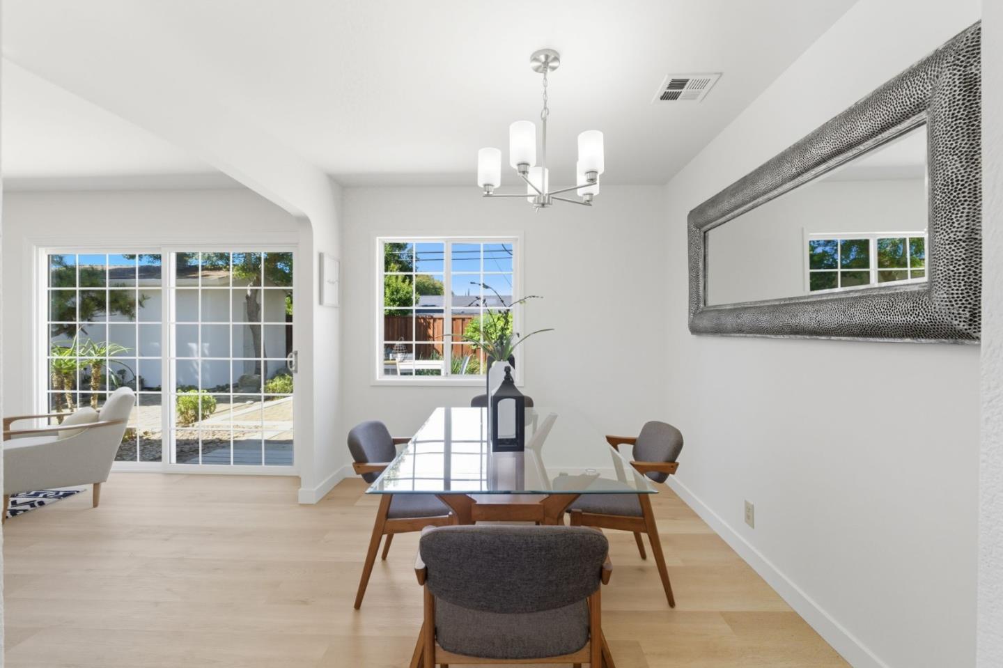 Detail Gallery Image 9 of 51 For 527 Salmon Dr, San Jose,  CA 95111 - 3 Beds | 2 Baths