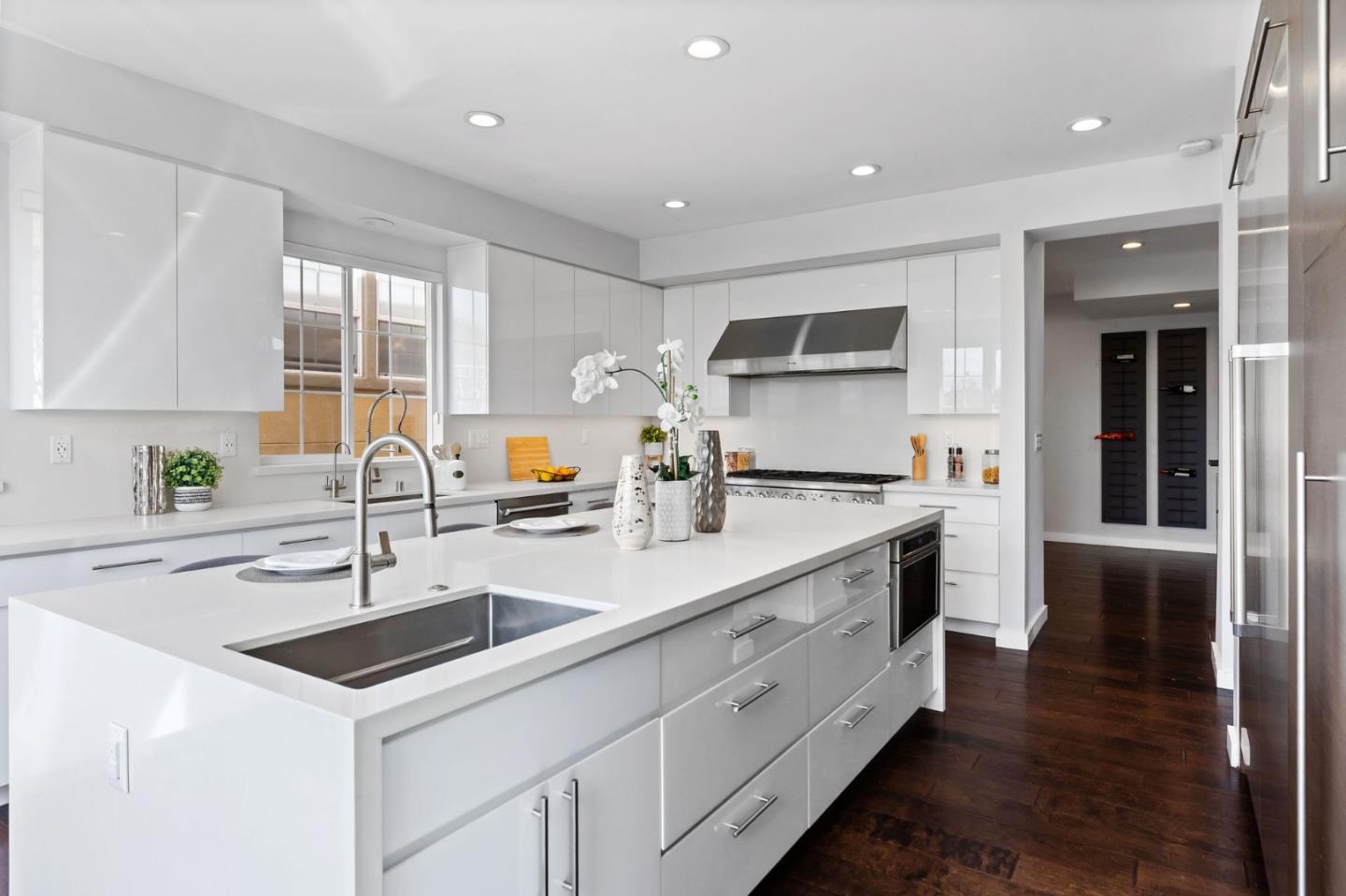 Detail Gallery Image 16 of 90 For 23 Pinnacle St, South San Francisco,  CA 94080 - 5 Beds | 4/1 Baths