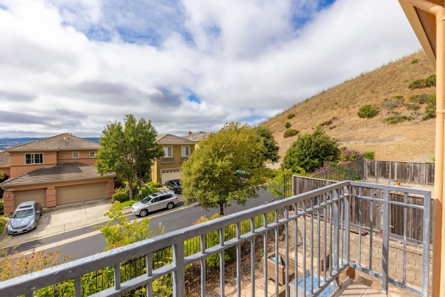 Detail Gallery Image 26 of 90 For 23 Pinnacle St, South San Francisco,  CA 94080 - 5 Beds | 4/1 Baths