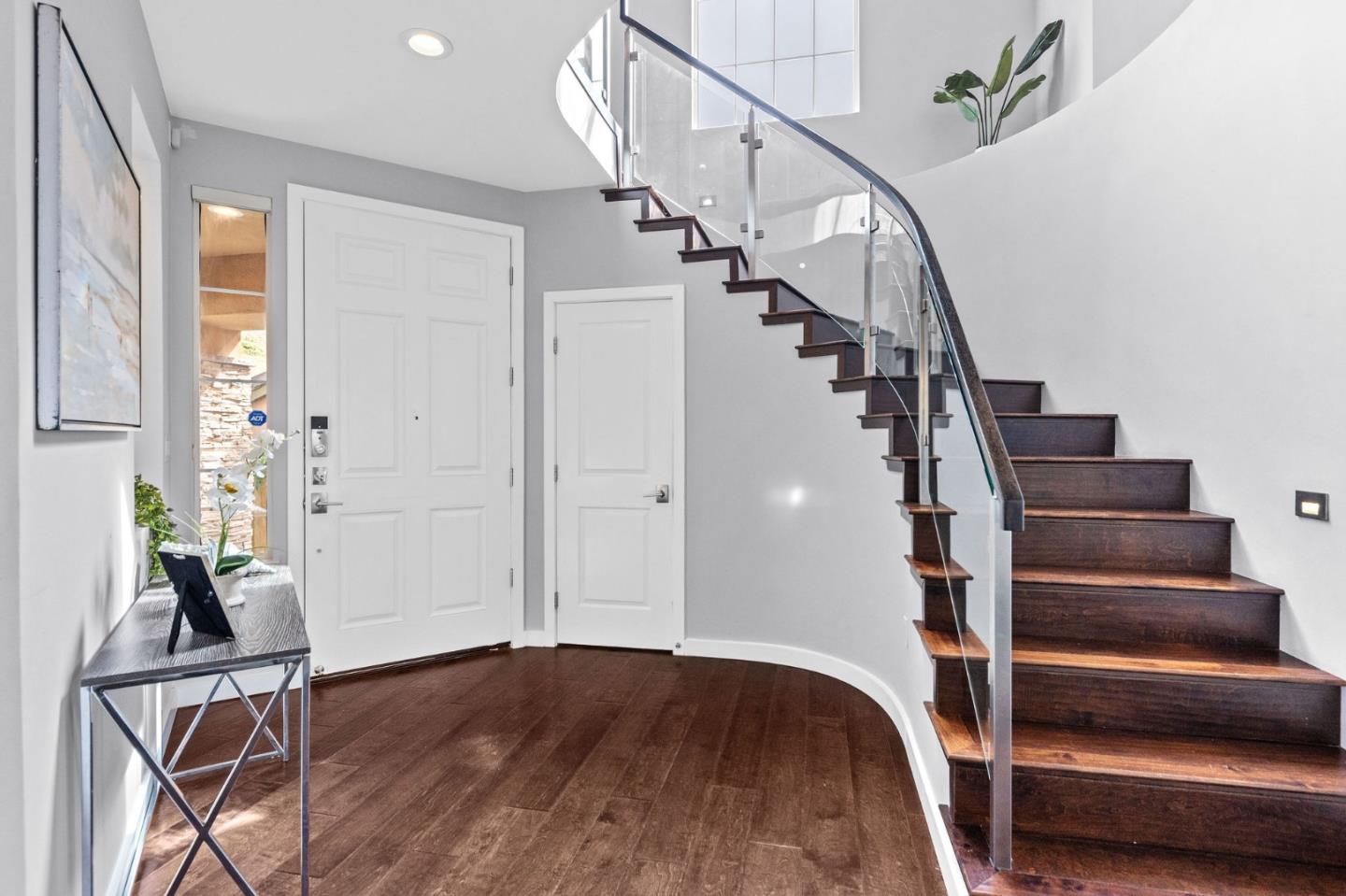 Detail Gallery Image 4 of 90 For 23 Pinnacle St, South San Francisco,  CA 94080 - 5 Beds | 4/1 Baths